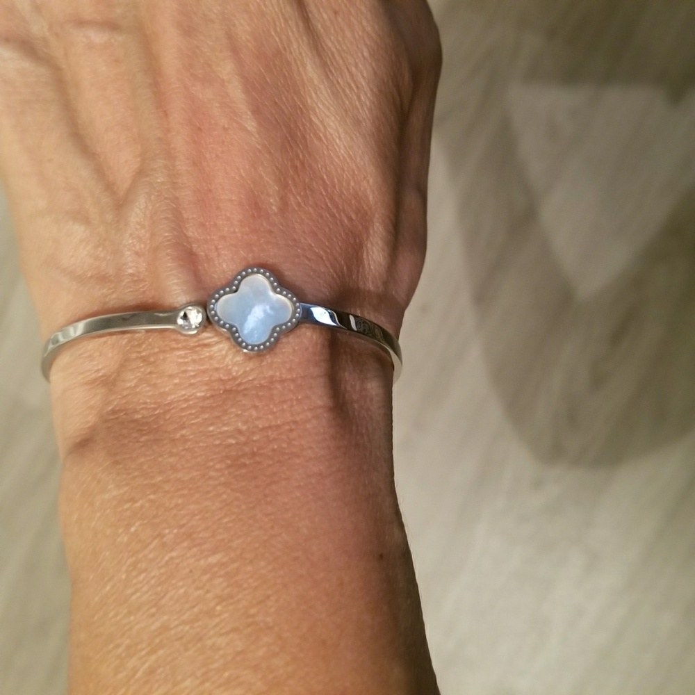 Beautiful Sterling steel Bracelet, White clover - Picture 4 of 8